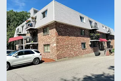 458-460 Eastern Ave #14, Lynn, MA 01902 - Photo 4