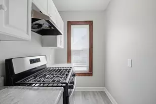 55-57 Oak St, Springfield, MA 01151 - Photo 6