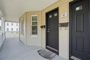 55-57 Oak St, Springfield, MA 01151 - Photo 4