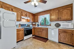 25 Wiley Post Ln, Falmouth, MA 02536 - Photo 8