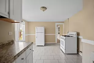 32-34 Pearl St, Chicopee, MA 01013 - Photo 4
