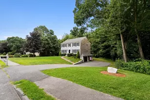 13 Bayberry Rd, Raynham, MA 02767 - Photo 2