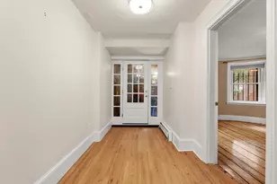 21 E Concord St, Boston, MA 02118 - Photo 8