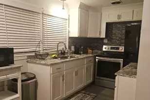 369 Breckwood Blvd, Springfield, MA 01109 - Photo 4