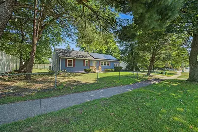 369 Breckwood Blvd, Springfield, MA 01109 - Photo 2