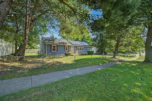 369 Breckwood Blvd, Springfield, MA 01109 - Photo 2