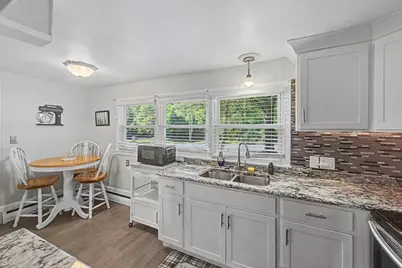 369 Breckwood Blvd, Springfield, MA 01109 - Photo 8