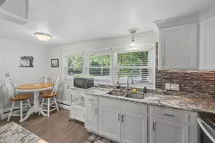 369 Breckwood Blvd, Springfield, MA 01109 - Photo 8
