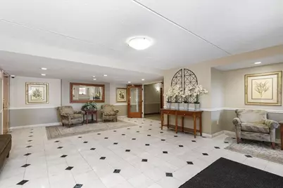 100 Ledgewood Dr #410, Stoneham, MA 02180 - Photo 4