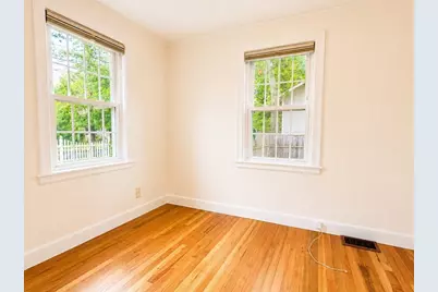 106 Russell Rd, Newton, MA 02465 - Photo 4