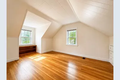 106 Russell Rd, Newton, MA 02465 - Photo 8