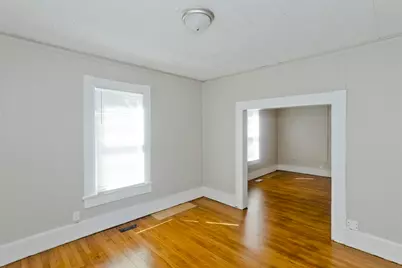 30 Hawthorne St, Springfield, MA 01105 - Photo 8