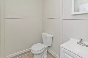 30 Hawthorne St, Springfield, MA 01105 - Photo 24