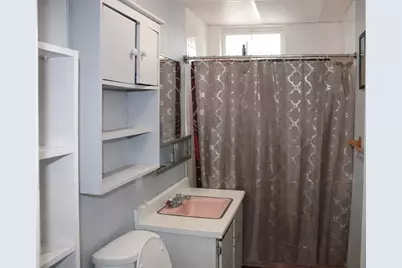 10 Hollywood St, Worcester, MA 01610 - Photo 12