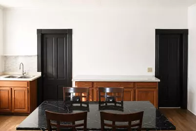 10 Hollywood St, Worcester, MA 01610 - Photo 4