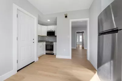 566 Shirley St #4, Winthrop, MA 02152 - Photo 4