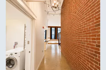 172 Middle St #206, Lowell, MA 01852 - Photo 4