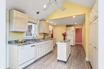 18 Crown St, Spencer, MA 01562 - Photo 12