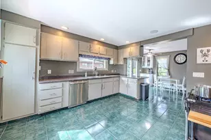 23 Henry St, Saugus, MA 01906 - Photo 12