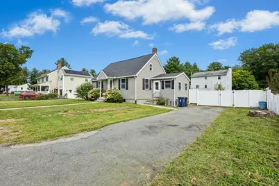 38 Oakdale Road, Wilmington, MA 01887 - Photo 2
