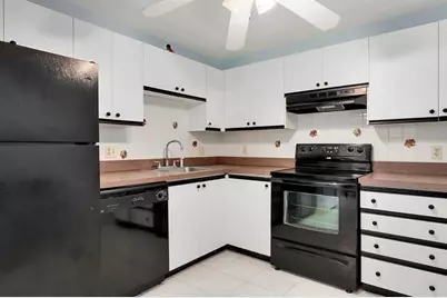 3920 Mystic Valley Pkwy #410, Medford, MA 02155 - Photo 6