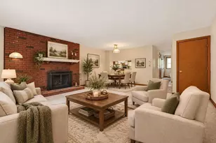 129 Highwood Dr, Franklin, MA 02038 - Photo 2