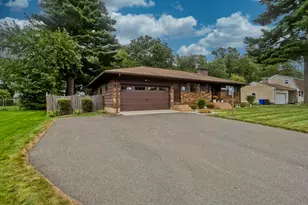 63 Pine Acre Rd, Springfield, MA 01129 - Photo 2