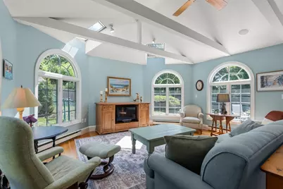 11 Hillcrest Rd, Marblehead, MA 01945 - Photo 2