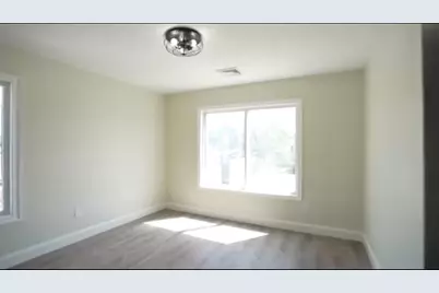 1047 County #2, Somerset, MA 02726 - Photo 4