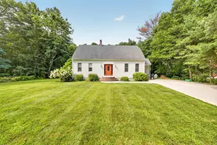 32 Slades Farm Ln, Dartmouth, MA 02748 - Photo 2