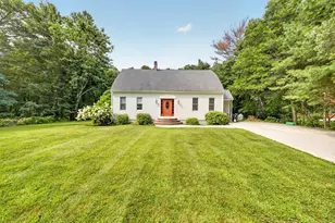 32 Slades Farm Ln, Dartmouth, MA 02748 - Photo 2