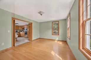 32 Slades Farm Ln, Dartmouth, MA 02748 - Photo 8