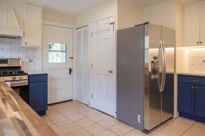581 South Street #2, Boston, MA 02131 - Photo 4