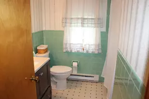13 Narragansett Blvd, Chicopee, MA 01013 - Photo 8