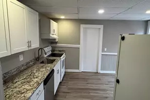 135 Lafayette Square, Haverhill, MA 01832 - Photo 4