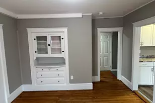 135 Lafayette Square, Haverhill, MA 01832 - Photo 2