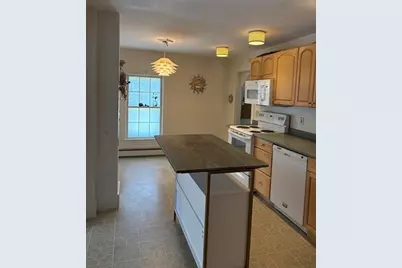 16 Highland St #upper, Townsend, MA 01469 - Photo 8