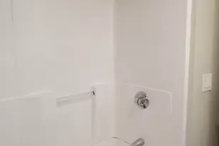 109 Powell Ave, Springfield, MA 01118 - Photo 16