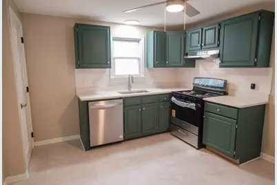 109 Powell Ave, Springfield, MA 01118 - Photo 8