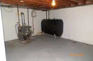 214 Grove Ave, Leominster, MA 01453 - Photo 16