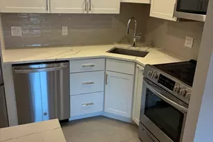 7 Hallmark Gdns, Burlington, MA 01803 - Photo 1