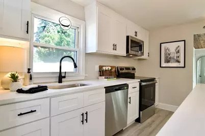 137 Cloran St, Springfield, MA 01109 - Photo 12