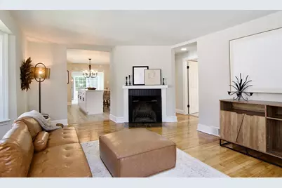 137 Cloran St, Springfield, MA 01109 - Photo 6