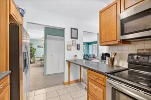 55 Tall Oaks Dr, Weymouth, MA 02190 - Photo 2