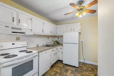 61 Storey Ave #2, Newburyport, MA 01950 - Photo 8
