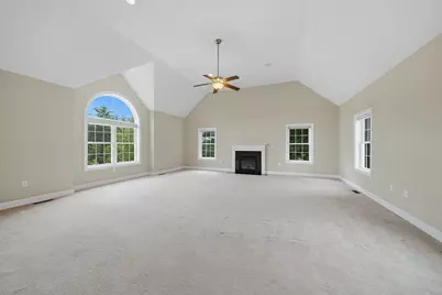 52 Regency Dr, Dracut, MA 01826 - Photo 4