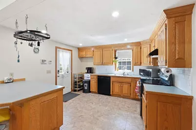 305 Mount Vernon St, Fitchburg, MA 01420 - Photo 8