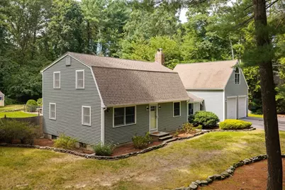 86 Edgewater Dr, Pembroke, MA 02359 - Photo 4