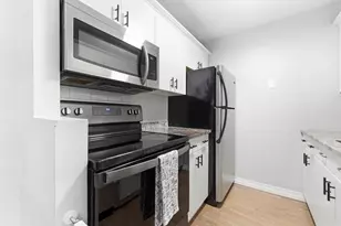 61 Wright St, Stoneham, MA 02180 - Photo 4