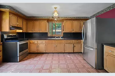 127 Kenmar Dr, Somerset, MA 02726 - Photo 10